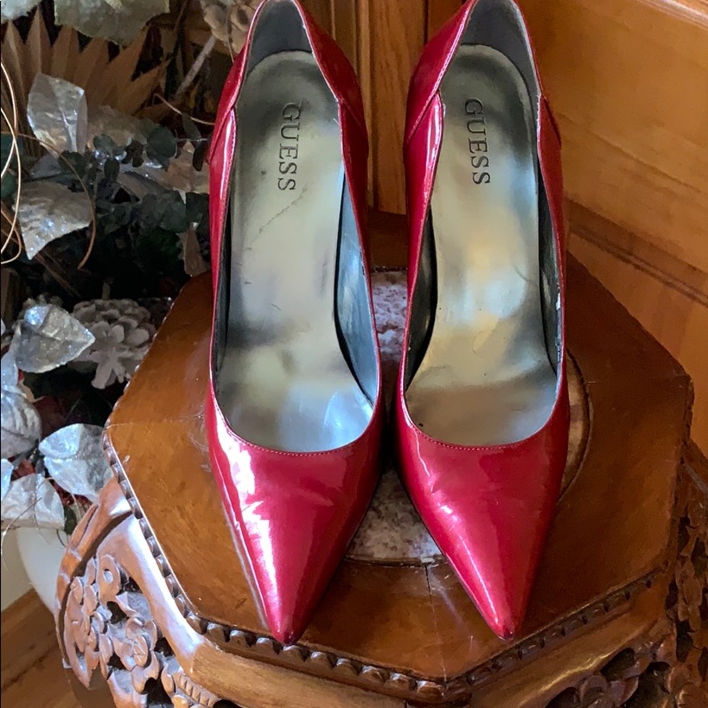 Red 4” Guess Pumps